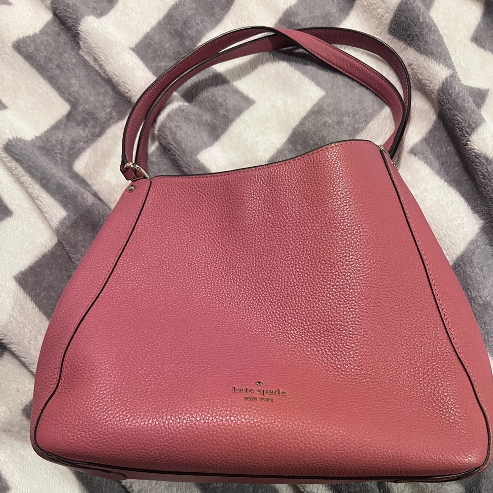 Medium Kate Spade Leila purse. Used a handful of times. Near perfect condition.